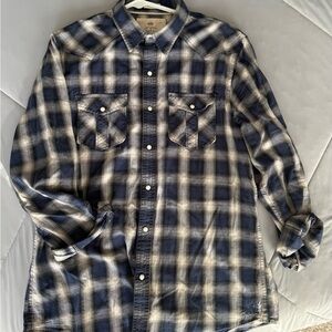 American Eagle Outfitters Blue and White Plaid Button-Down Shirt